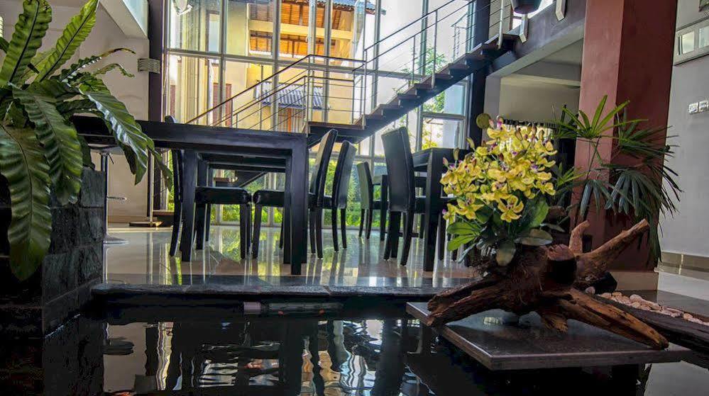 Oyo 437 Amali Residence Нугегода Экстерьер фото